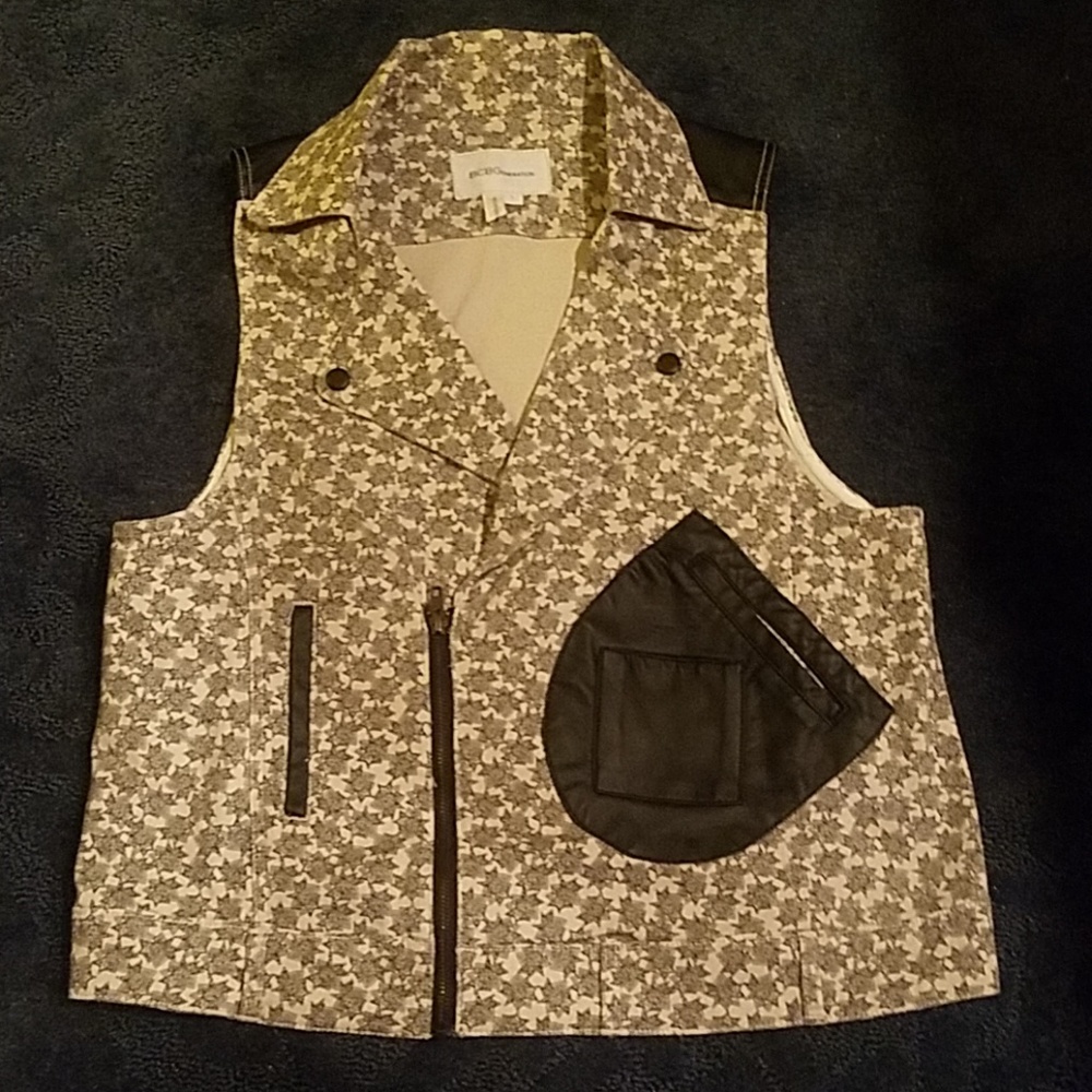 BcBGeneration Patterned Vest